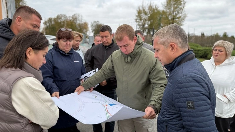 Глава администрации Губкинского городского округа провёл очередное рабочее совещание в нижнем парке