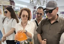 Губкинцы посетили тактильную выставку «Душа города. Белгород»