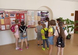 Губкинские воспитанники пришкольных лагерей посетили ознакомительные экскурсии в архивном отделе