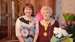 Педагог-ветеран из Губкина отметила 90-летний юбилей