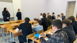 Полицейские проводят мероприятия по профилактике вовлечения подростков в деструктивную деятельность