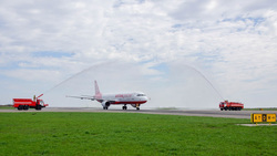 Белгородский аэропорт встретил авиалайнер Atlasglobal водяной аркой