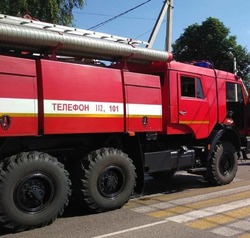 Губкинские спасатели ликвидировали пожар – автомобиль загорелся на улице Скворцова