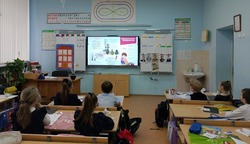 Юные губкинцы поучаствовали в классном часе по минной безопасности