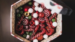 Роспотребнадзор рассказал губкинцам о безопасном выборе сладких новогодних подарков
