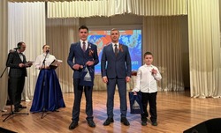 Губкинские работники местного самоуправления получили заслуженные награды