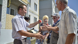 Восемь семей получили ключи от новых квартир в Губкине
