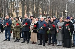 Губкинцы приняли участие в акции памяти в День Героев Отечества