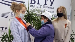Губкинские волонтёры попросили носить георгиевскую ленточку ближе к сердцу