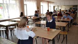 Школьная столовая станет темой «горячей линии» для белгородских родителей