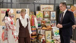 Вячеслав Гладков вручил сертификаты победителям регионального конкурса ТОС