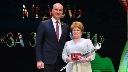 Торжественный вечер «В ритме золотых сердец»: губкинские работники культуры принимали поздравления