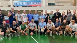 Белгородские судебные приставы отметили День Государственного флага РФ соревнованиями по волейболу