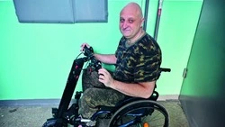 Житель Губкина получил электроприставку для инвалидной коляски от фонда «Поколение»