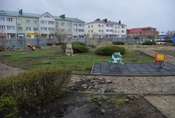 Сквер на улице Фрунзе благоустраивается в Губкине