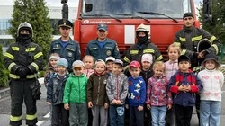 Губкинские сотрудники МЧС посетили детский сад «Вишенка»