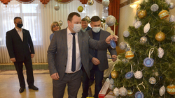 Депутаты-единороссы устроили для детей «Ёлку желаний» в Губкине