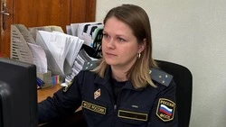 Житель Губкина воспользовался чужой банковской картой, решив, что это новогодний подарок