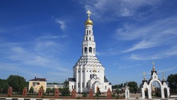 Божественная литургия завершилась в Прохоровке