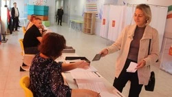 На избирательном участке № 536 голосующие проявили активность с первой минуты работы