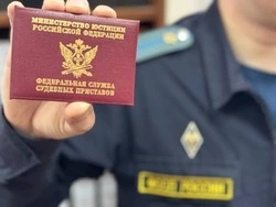 Судебные приставы напомнили губкинцам об ограничении на выезд из Российской Федерации должников