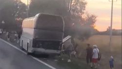 Автобус Белгород-Россошь загорелся на трассе в Белгородской области