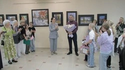 Персональная выставка художника Дмитрия Краснова «Улицы и лица» открылась в Губкине