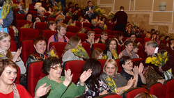 Лебединский ГОК поздравил своих женщин с праздником Весны