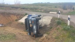 Автомобиль опрокинулся в Губкине