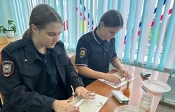 Губкинские учащиеся посетили мастер-класс «Холодный фарфор: погружение в искусство русской керамики»