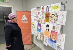 Выставка рисунков «Рисуем для самых дорогих» открылась в Губкинском Комплексном центре