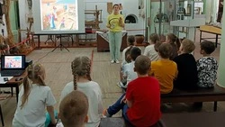 Каникулы с музеем: юные губкинцы посетили музейную познавательную программу «От зерна до каравая»