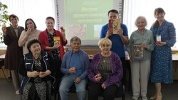 Губкинские библиотекари провели душевную встречу «Летние православные праздники»
