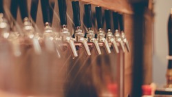 Закон запретил продажу пива в расположенных в жилых домах торговых точках