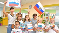 Гордо реет в синем небе флаг страны моей… 22 августа – День флага России