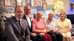 Губкинские ветераны принимали поздравления с Новым годом