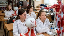 Вячеслав Гладков: «Более 70% выпускников медицинских классов продолжили обучение в мединституте»
