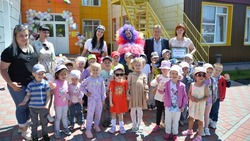 Коллектив Лебединского ГОКа принёс подарки новому детскому саду № 41 «Семицветик»