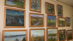 Пять художников представили почти сотню картин на выставке в Губкине