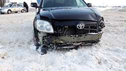 Один человек пострадал в столкновении «Лады» и «Toyota Avensis»