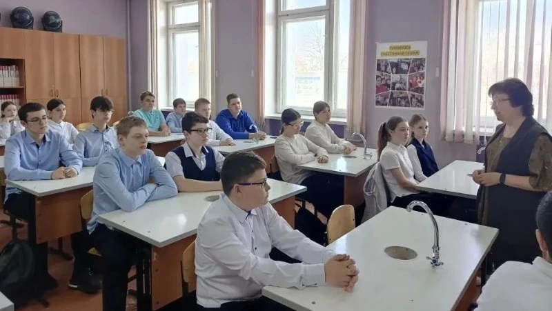 Губкинские подростки посетили тематический час «Мы не имеем права забывать»