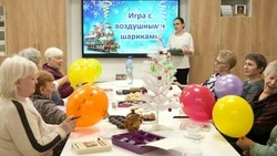 Губкинские библиотекари провели новогодние посиделки для участников клуба «ЭкоЛИК»