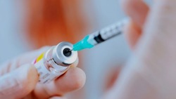 Белгородские медики рекомендовали двойную дозу вакцины привитым от COVID-19 более года назад