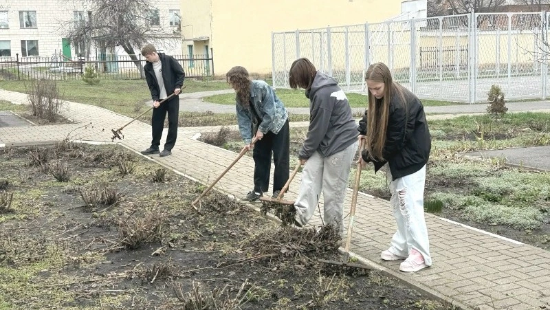 Губкинский кадровый центр трудоустроил 113 подростков на весенних каникулах