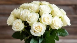 Василий Голиков и Галина Колесникова поздравили губкинских женщин с 8 Марта