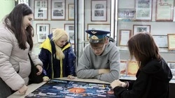 Губкинские студенты отправились в краеведческий музей в преддверии Дня космонавтики