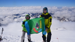 Девушка из Губкина сделала селфи на самой высокой горе Европы
