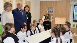 Губкинские депутаты побывали в библиотеке нового поколения