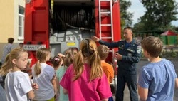 Сотрудники МЧС приехали в гости к губкинским детям