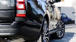 «Land Rover» сбил человека на пешеходном переходе в Губкине